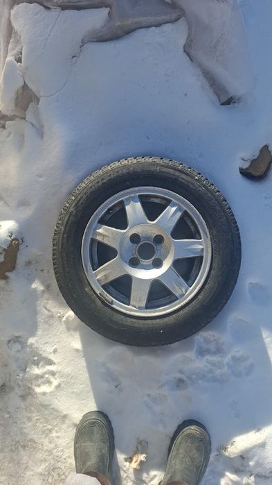 Продам диски R14 вместе шинами в хорошем состоянии