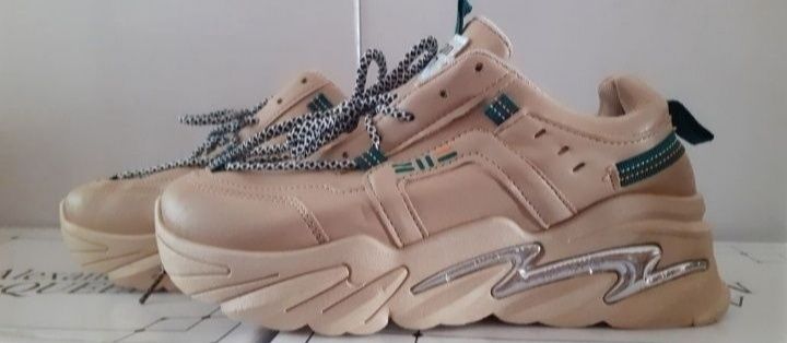 Женский аяқ-киімдер.Бағасы 7000тг.