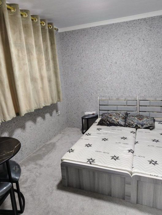 Чилонзор 16-кв метро ёнида квартира бор безмаклер