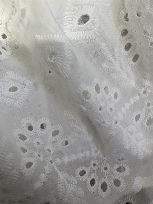 Дамска рокля дантела бяла