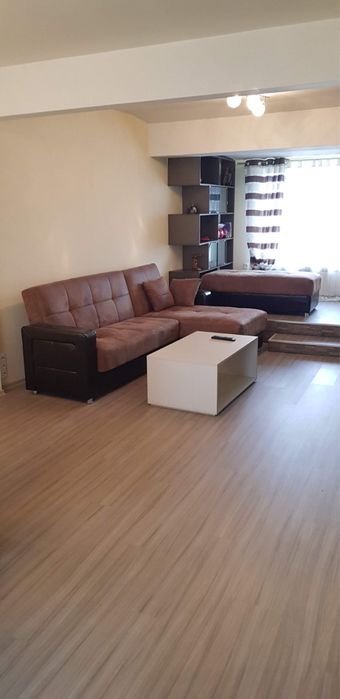 Дава се под наем Двустаен апартамент в Плевен, Идеален център - 78 кв.м за 433.5 € - Снимка #2