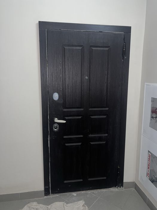 Дверь входная…..