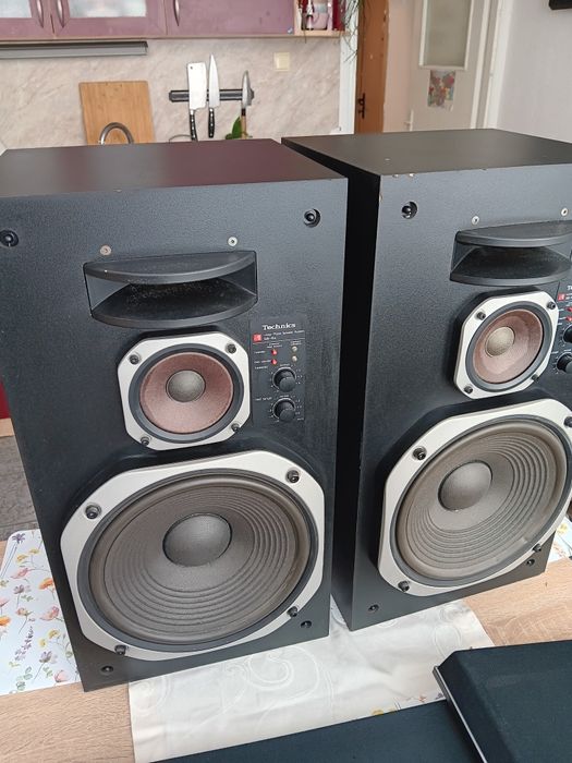 Technics model SB-R4  3 лентови тонколони 130w