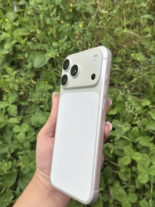 Телефон iPhone 17 pro maz