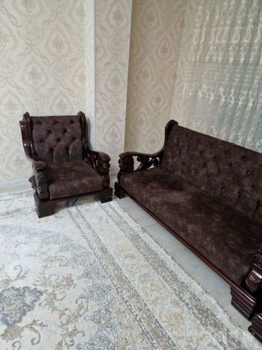 Уголок мягкое кресло в классическом стиле. антикварная мебель oт орехо