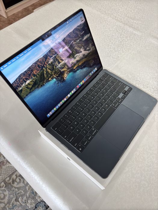 Продам макбук эйр 13 м3