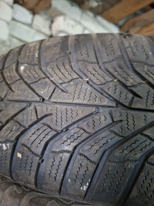 Продам шины. 195/65/15 кумхо