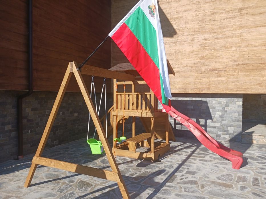 Детски пързалки. Катерушки и къщички