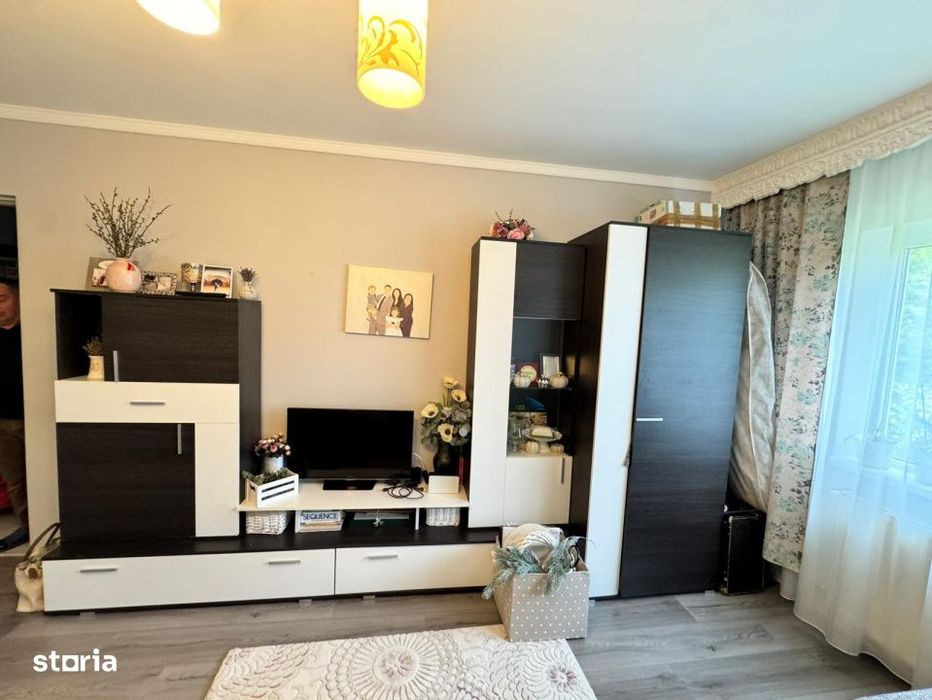 Oportunitate! 3 camere decomandate, 64 mp utili, 2 bai, boxa subsol, p