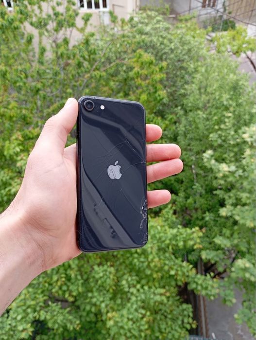 IPhone se 2020 sotiladi Pamiti 64 Gb