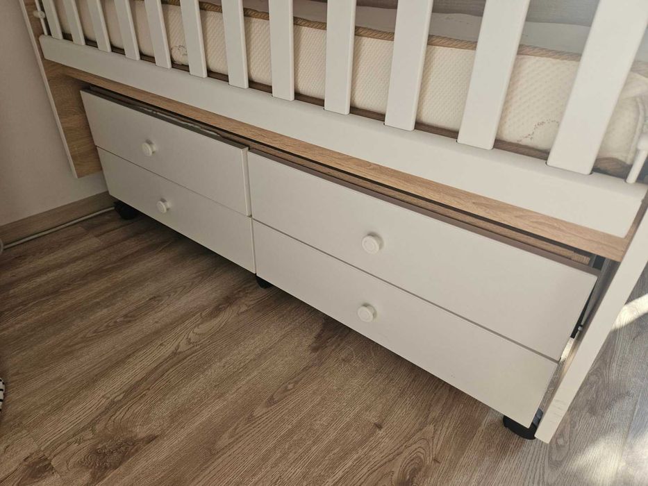 Дървена бебешка кошара + матрак