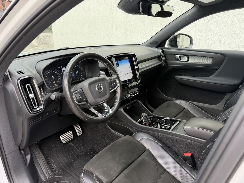 Volvo XC40 R-Design Impecabil!