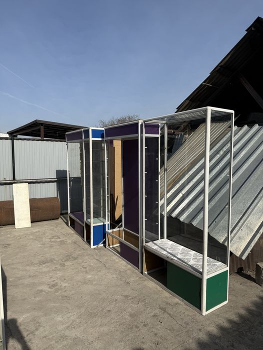 Витрины стеклянные