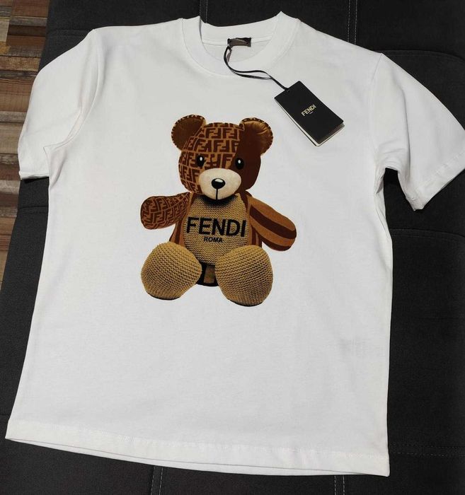 Tricouri Fendi super material