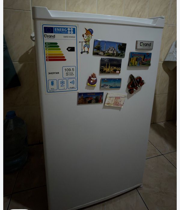 Продается мини холодильник