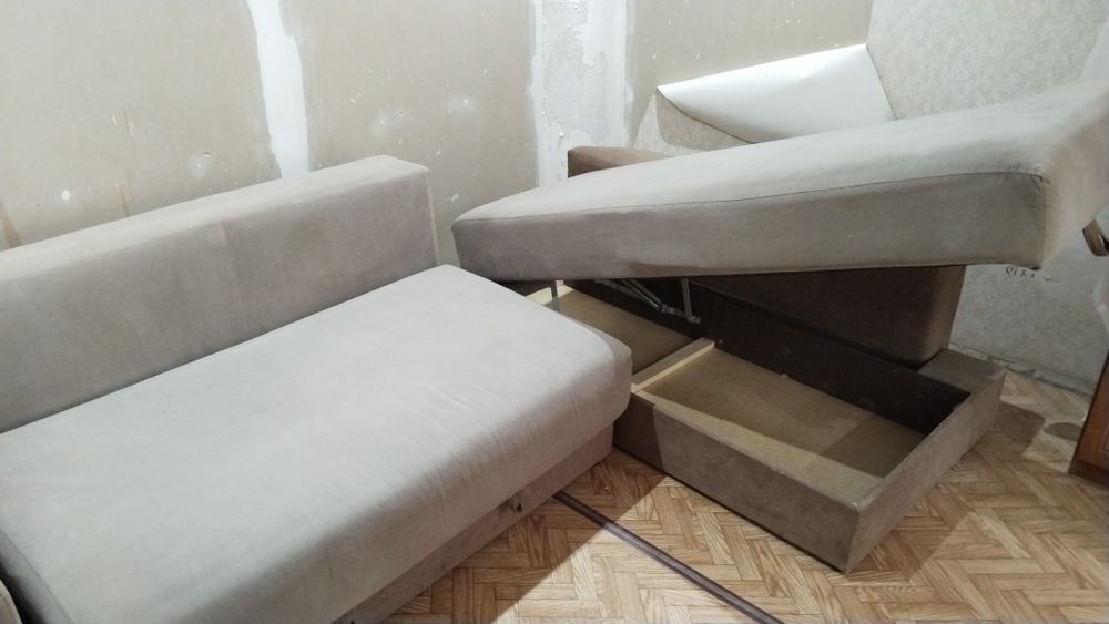 Срочно продам диван.