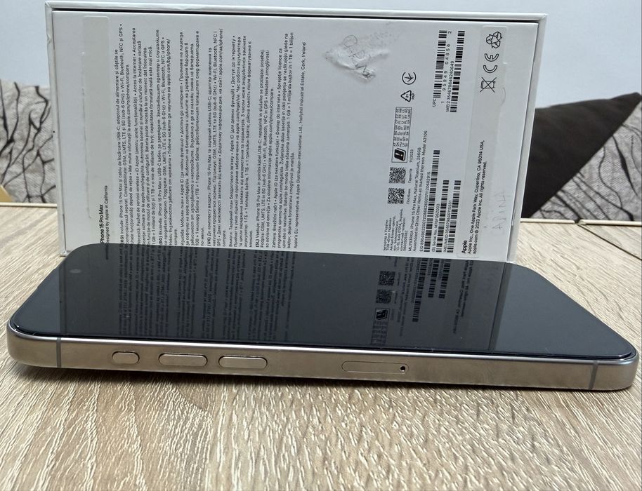 iPhone 15 Pro Max Natural Titanium 256 GB