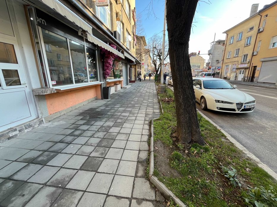 Продава се Магазин в Казанлък - 135 кв.м за 1398 €/кв.м - Снимка #1