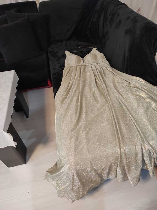 Бална рокля  блестяща