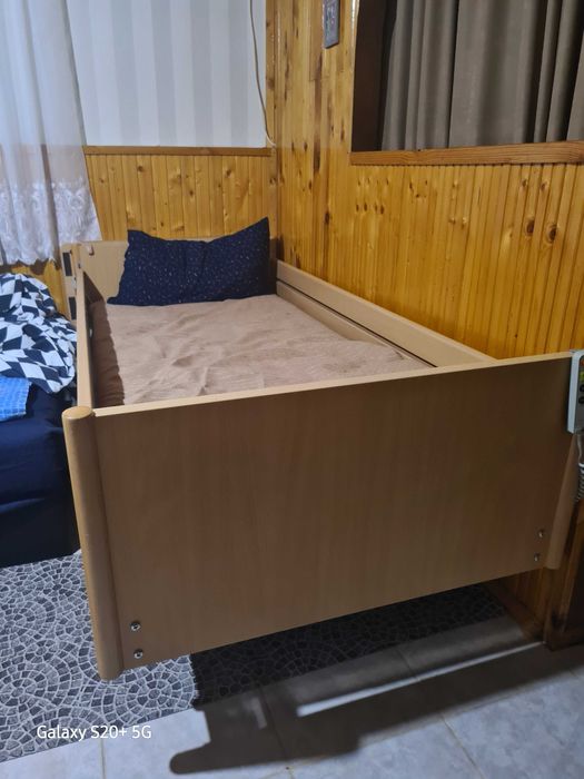 Електрическо болнично легло