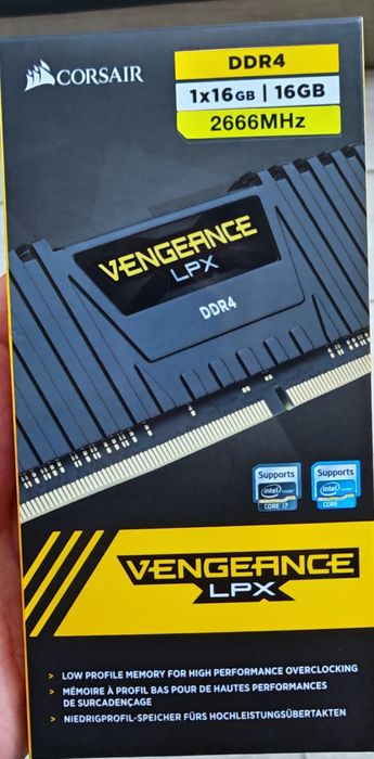 Memorie RAM DDR4 16GB Corsair Vengence