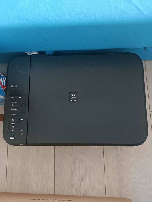 Vând imprimanta Canon