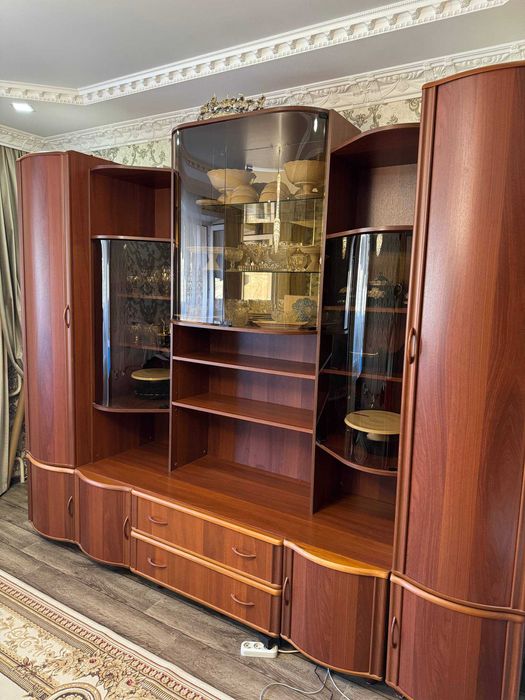 Продам зальный гарнитур