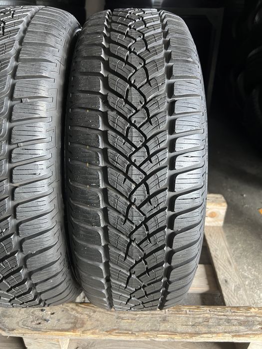 2 anvelope de iarna 205/60/16 Fulda 9 mm CA NOI!