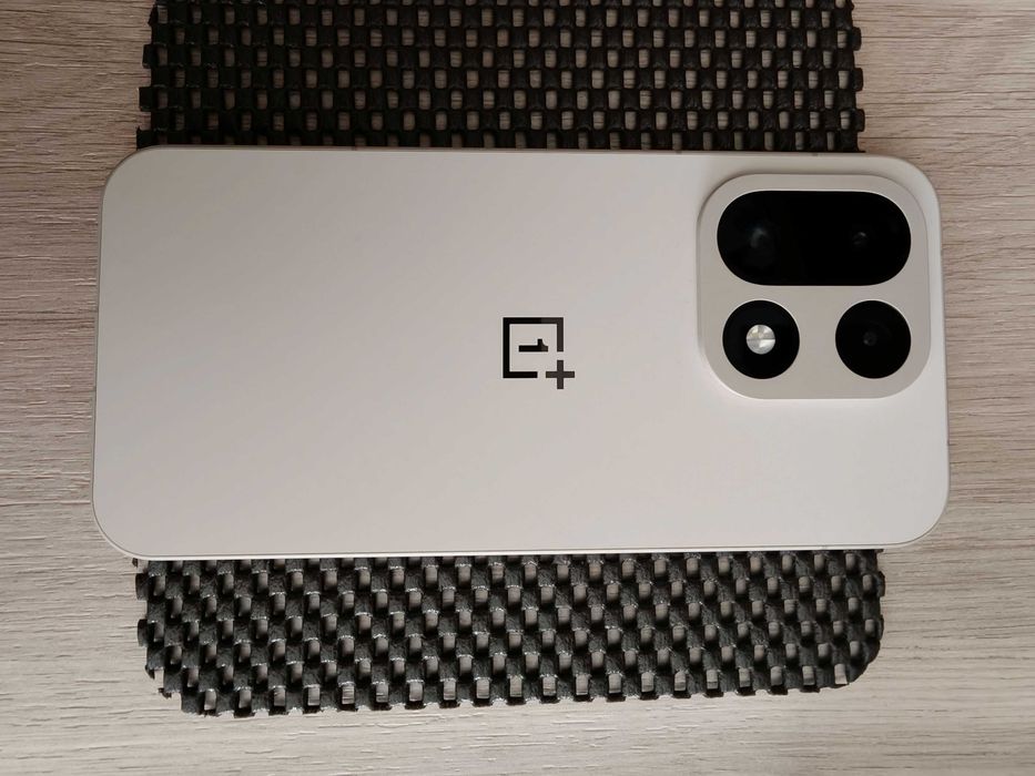 OnePlus 15 Sand Storm 12/256 Gb impecabil