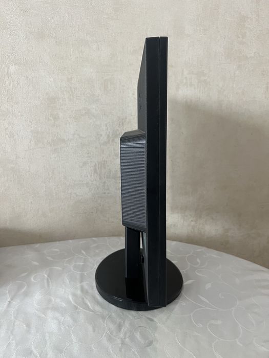 Монитор LG Flatron 19 дюймов.