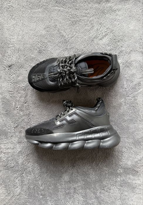 Versace chain reaction