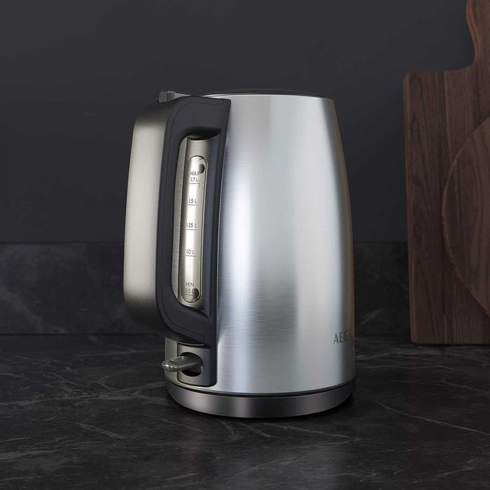 ЕЛЕКТРИЧЕСКА КАНА AEG K3-1-3ST 2200W,  1.7 литра матова неръждаема стомана