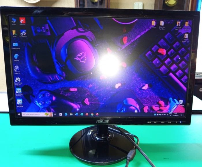 Monitor LED ASUS 19.5" Wide DVI VGA VS207NE funcțional