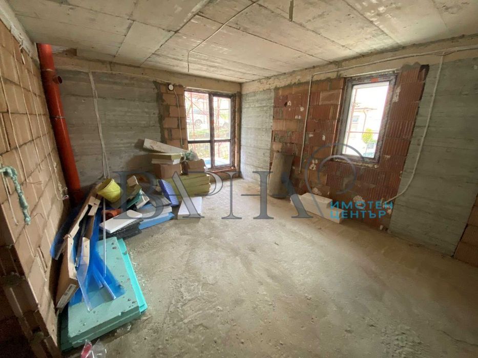 Продава се Двустаен апартамент в Варна, Център - 61 кв.м за 953 €/кв.м - Снимка #3