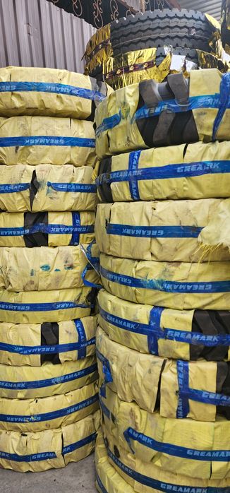 Шина размера9.00-20 GREMARK . Для эксковатора.(китай). 46кг.Усиленный