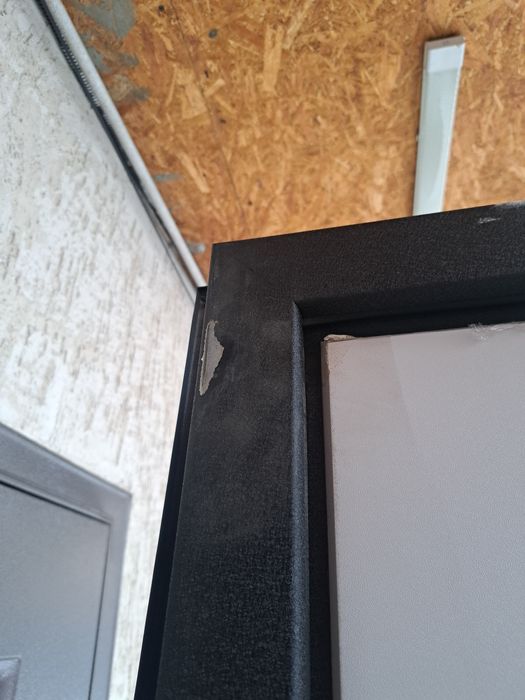 Металлические двер выходные двер