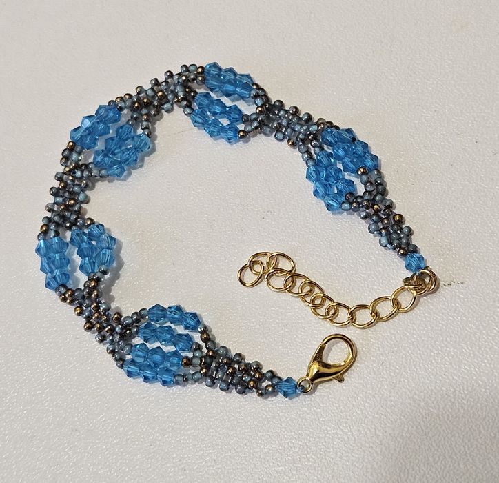 Гривни от мъниста