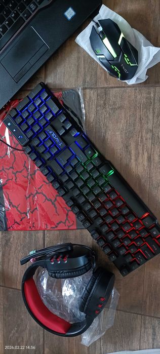 Set gaming 4 in 1, tastatura RGB, mouse, mouse pad, casti