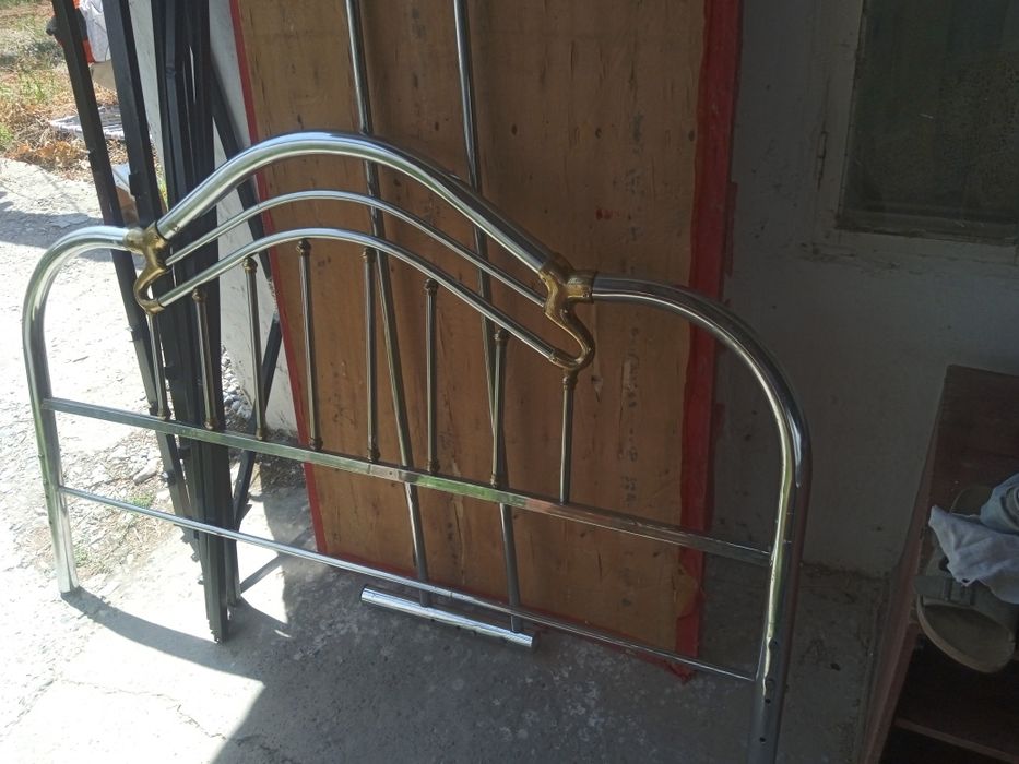 Продам двухспальную кровать