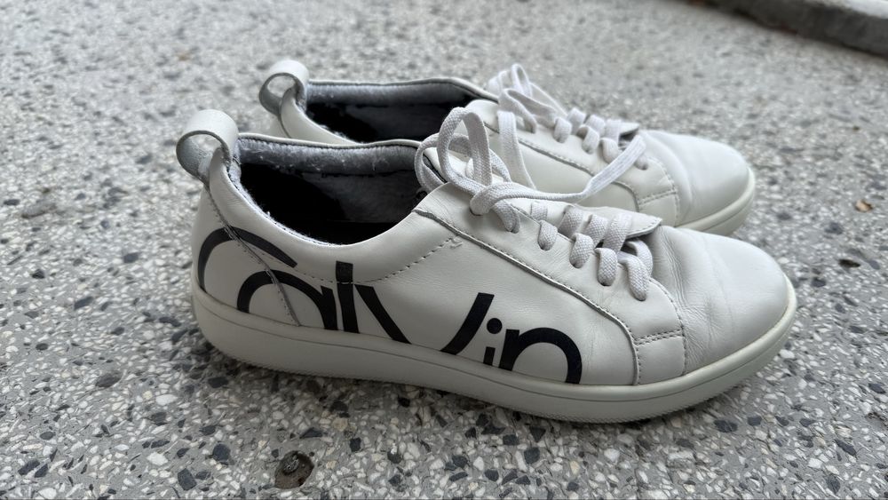 Маратонки бели оригининални