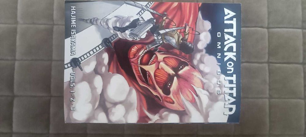 Attack on Titan Omnibus 1 - volumele 1 - 2 -3 (benzi desenate-manga)