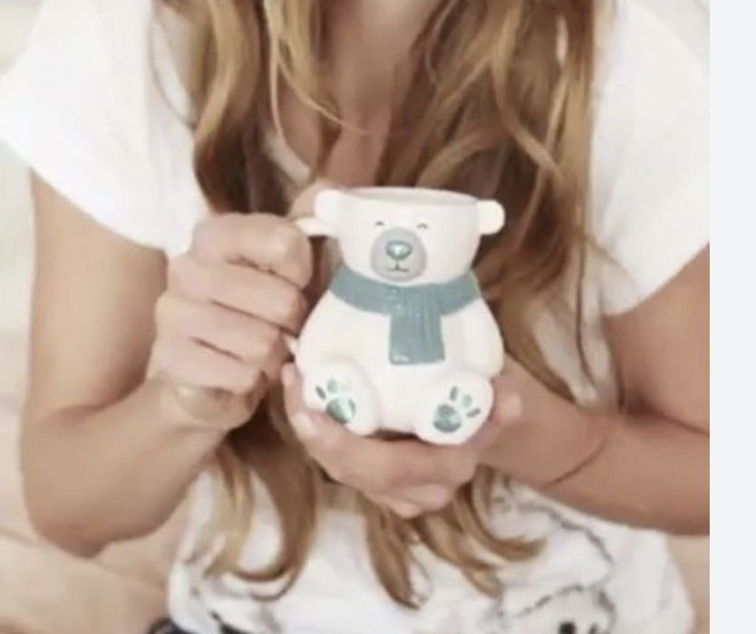 Cana termica in forma de urs ce isi schimba culoarea