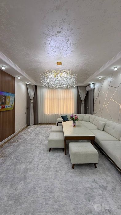Продается 3 ком. Квартира площадью 97 кв.м. Адрес Олтин Самарканд