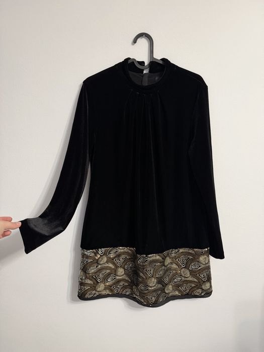 Rochie Nissa neagra catifea paiete midi marimea 38 guler  Revelion