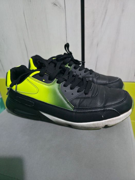 Маратонки номер 43