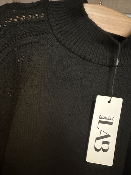 Нов пуловер “Answear LAB”, размер S/M