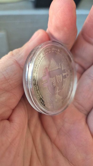 Bitcoin, 4 cm, metalica, noua in capsula sigilata