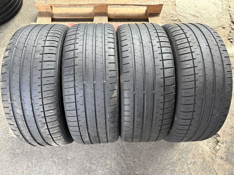 Set anvelope vara 225/40 R18 FALKEN Azenis FK510