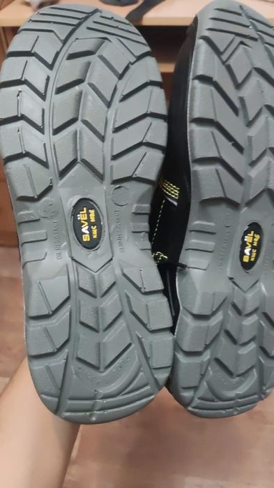 Продам спецобувь