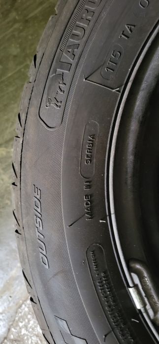 Vand 4 anvelope noi  taurus de vara  cu jante de metal 195/65R15